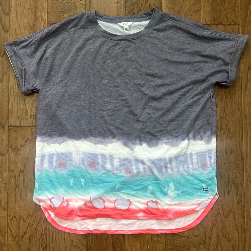 NWOT Crown and Ivy tie dye top size large